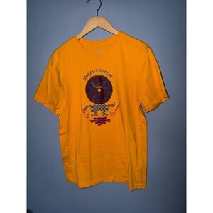 Nike Tee Shirt Mens Medium‎ Orange Graphic Print Short Sleeve Gym Workout